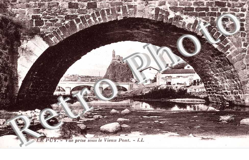  VUE PRISE SOUS LE VIEUX PONT