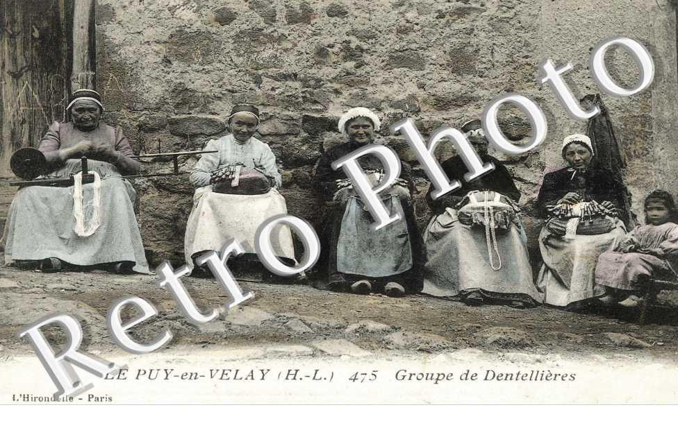 GROUPE DE DENTELLIERES
