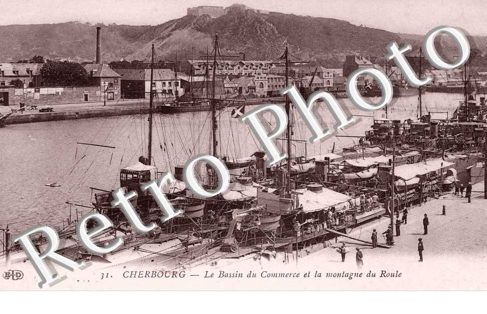 LE BASSIN DU COMMERCE ET LA MONTAGNE DU ROULE