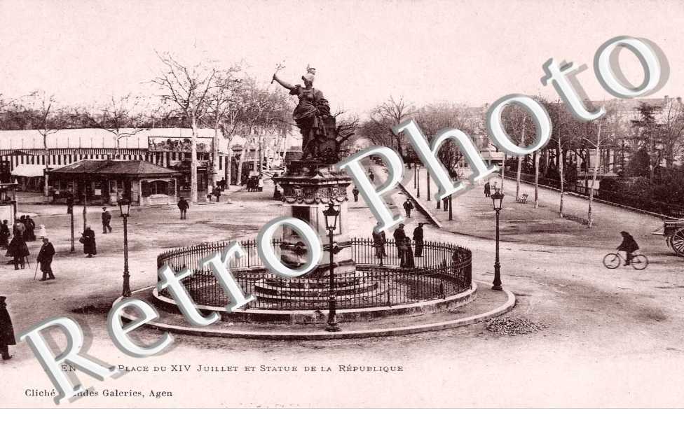 place du XIV Juillet et Statue de la Republique