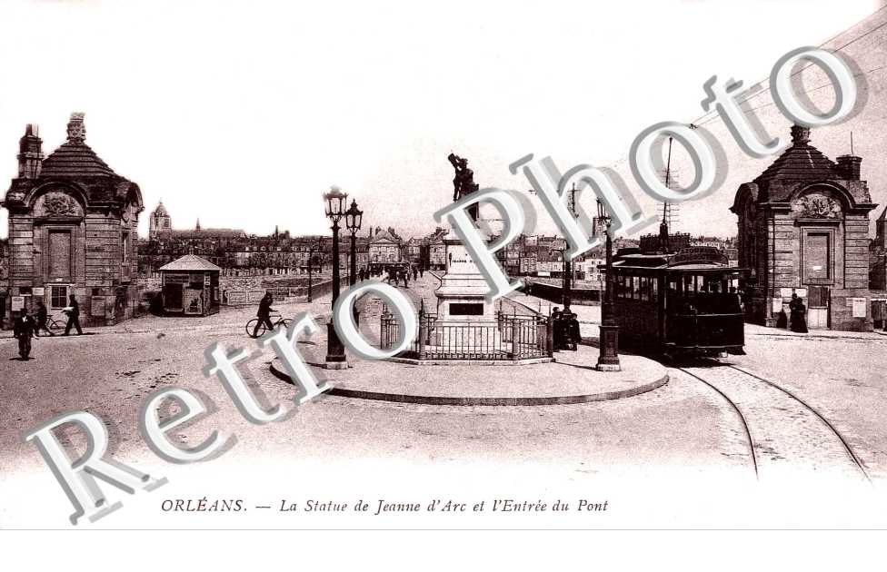 LA STATUE DE JEANNE D'ARC