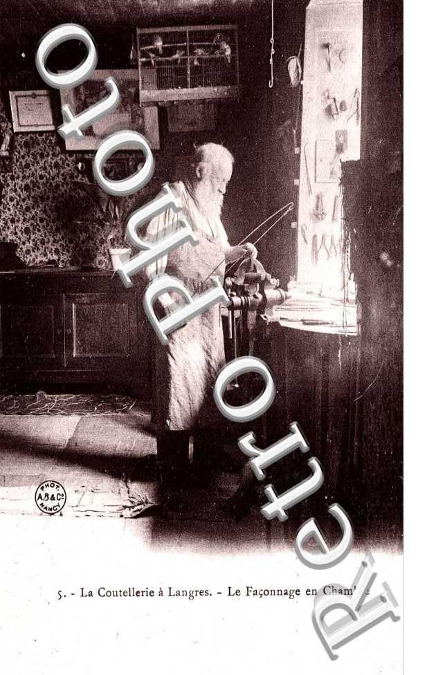 LA COUTELLERIE LE FACONNAGE EN CHAMBRE