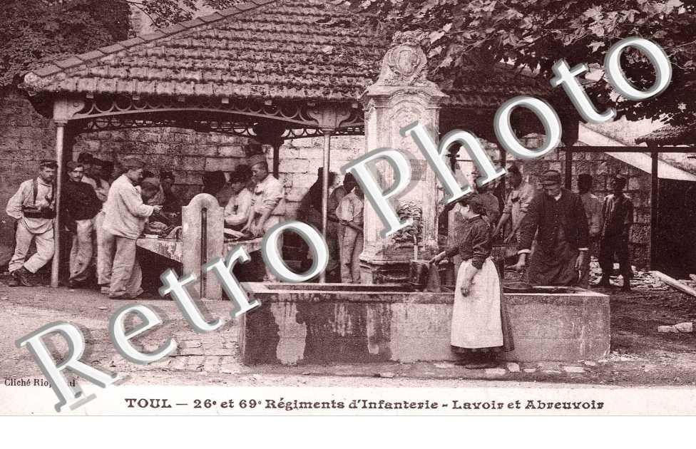 26 et 69  regiments d'Infanterie - Lavoir et Abreuvoir (texte au dos) TOP CARTE