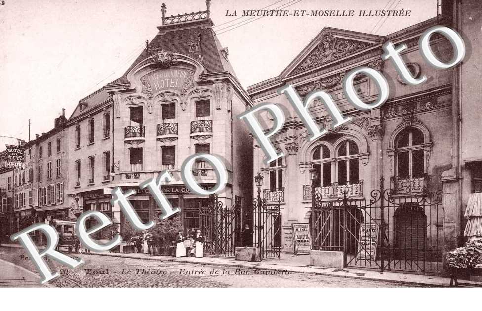le theatre - entree de la rue Gambetta