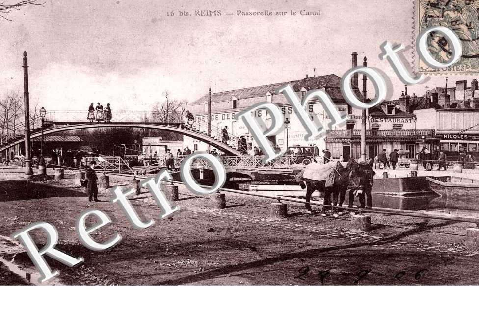 LA PASSERELLE SUR LE CANAL