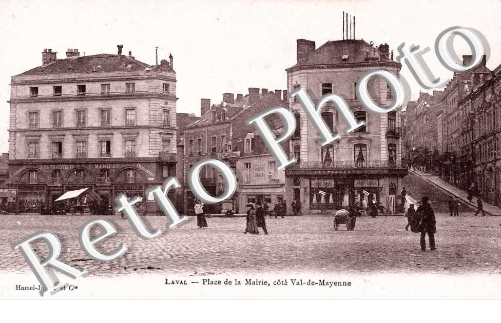 PLACE DE LA MAIRIE, COTE VAL DE MAYENNE