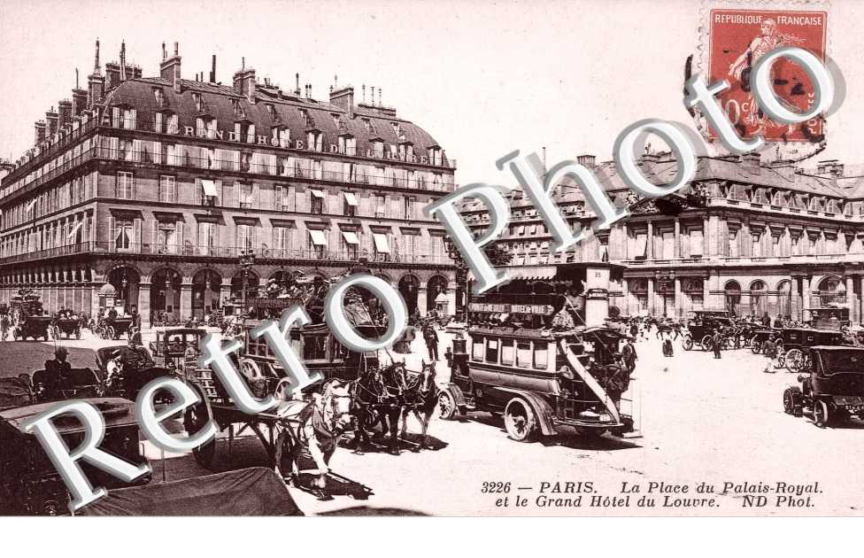 LA PLACE DU PALAIS ROYAL