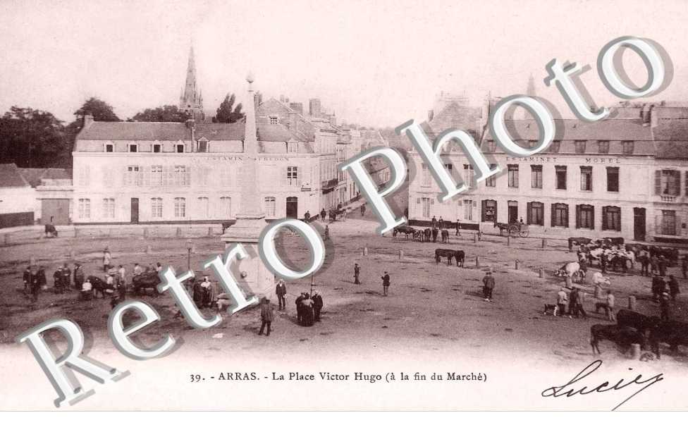 la Place Victor-Hugo