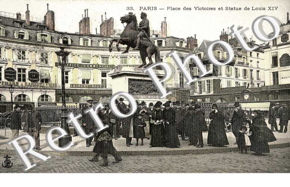 PLACE DES VICTOIRES ET STATUE DE LOUIS XIV