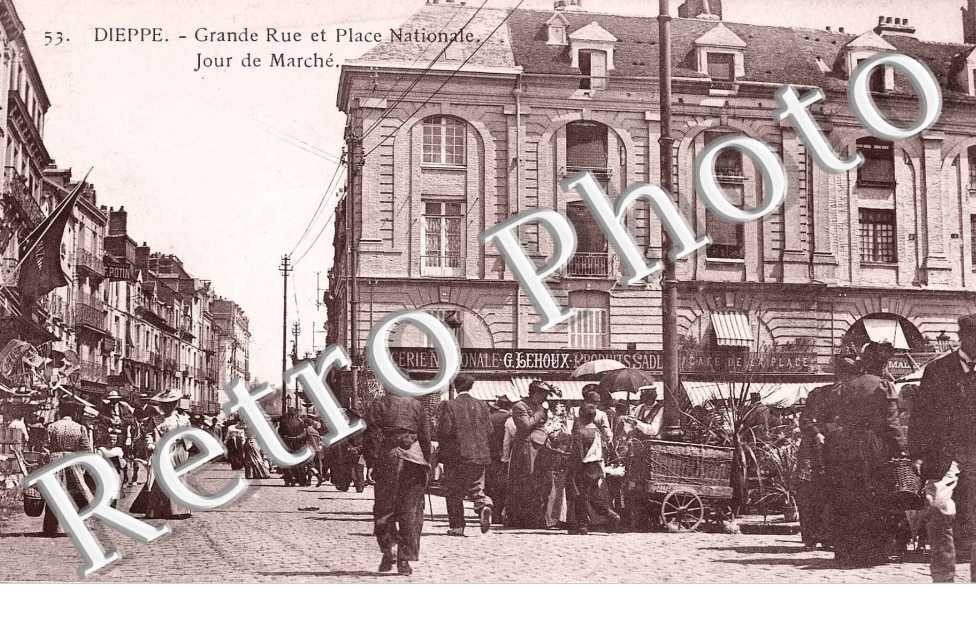 Grande rue et place nationale jour de marche