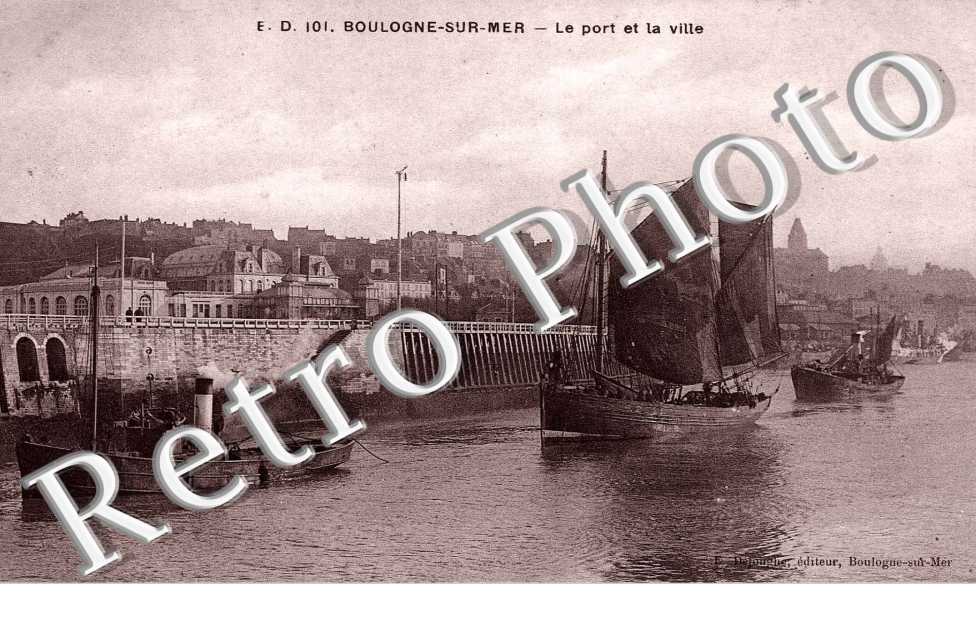  LE PORT ET LA VILLE