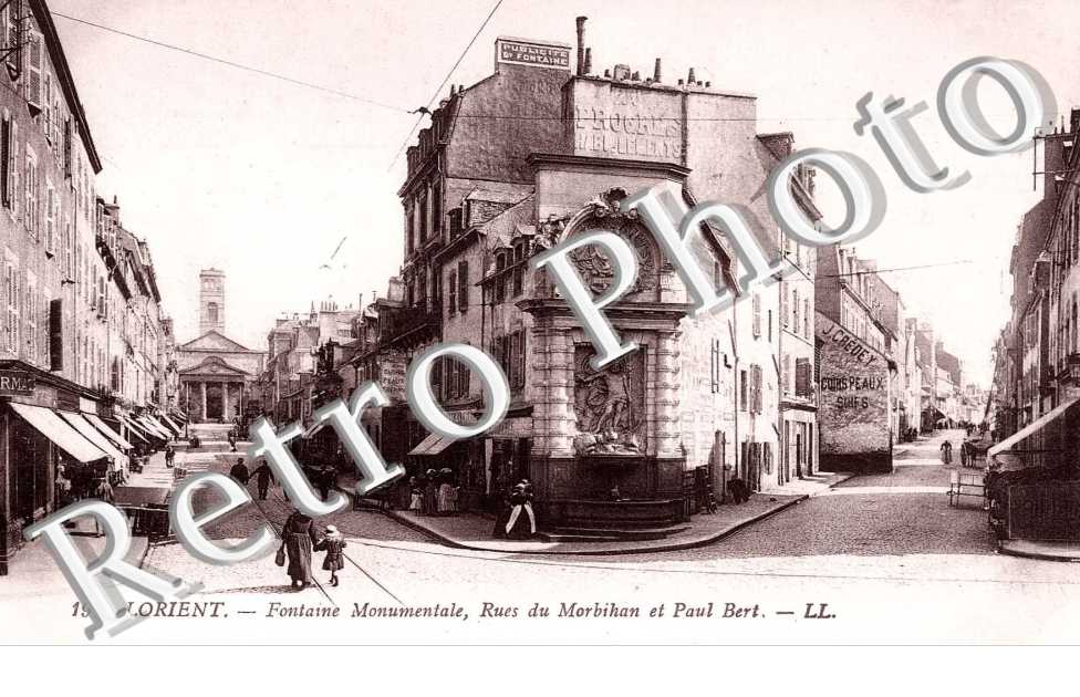  LA FONTAINE MONUMENTALE 
