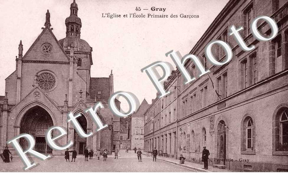 Eglise et Ecole primaire des garcons