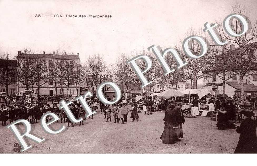 PLACE DES CHARPENNES