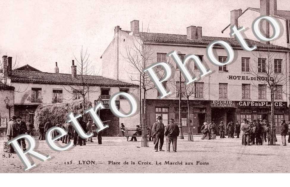 PLACE DE LA CROIX LE MARCHE AUX FOINS