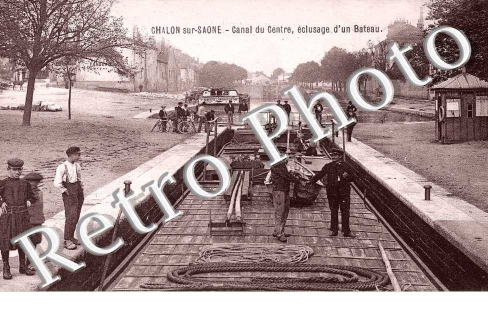 Canal du centre - eclusage d'un bateau