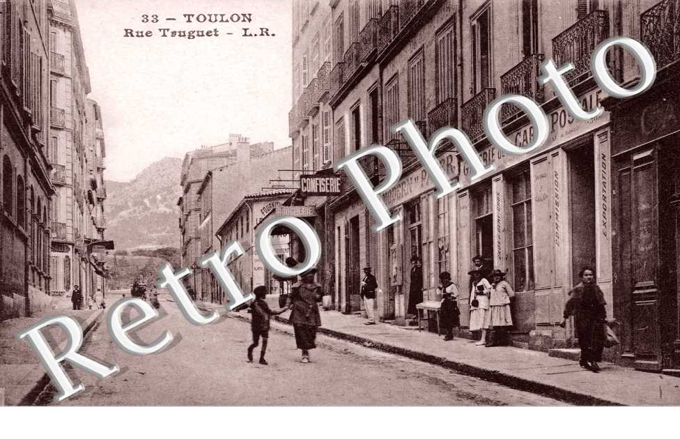 rue Truguet  Galerie de la Carte postale - magasin de vente de cartes postales
