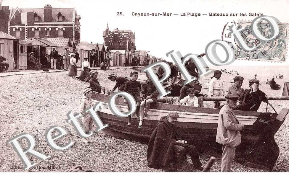 la plage Bateaux sur les galets