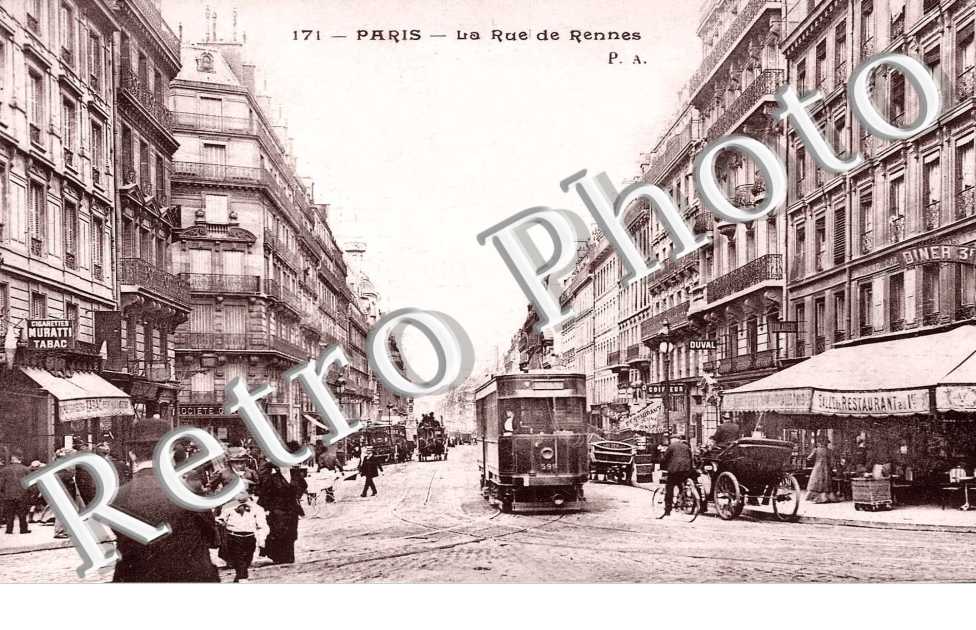 LA RUE DE RENNES