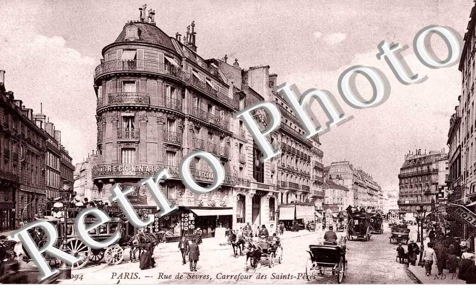 rue de Sevres Caqrrefour des Saints-Peres