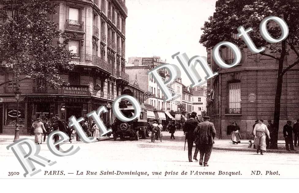 LA RUE SAINT DOMINIQUE vue prise de l&#039;avenue Bosquet