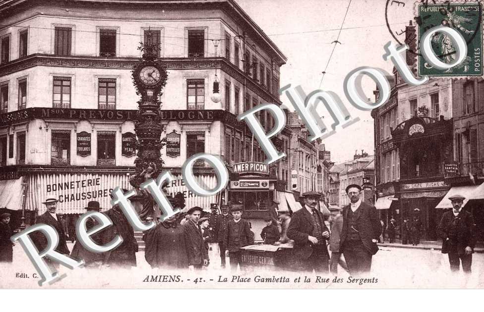 La place Gambetta et la rue des sergents