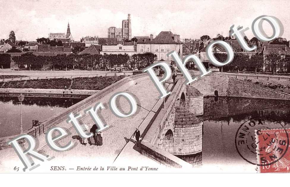 entree de la ville au pont d&#039;Yonne