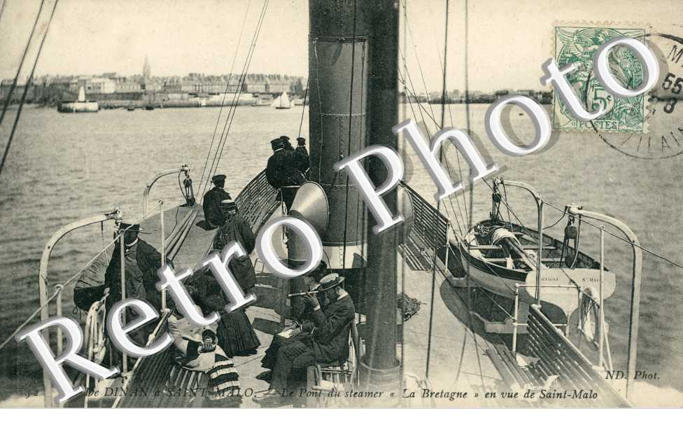 Bateau la Bretagne en vue de saint Malo