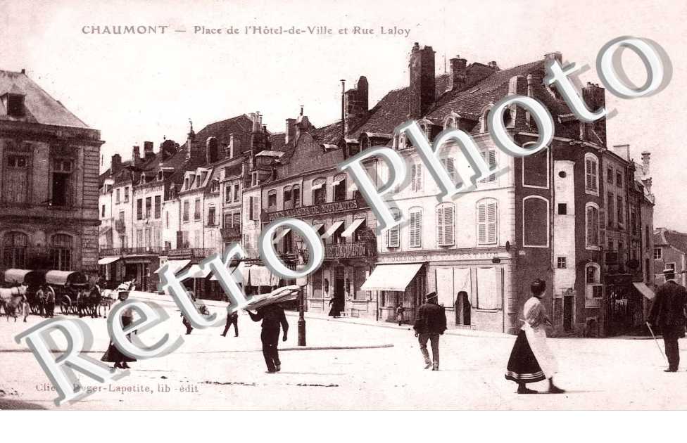 Place de l&#039;hotel de ville et rue Laloy