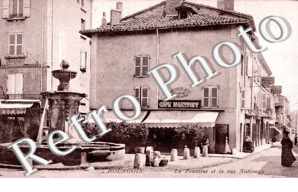 Fontaine et Rue Nationale Cafe Martinet