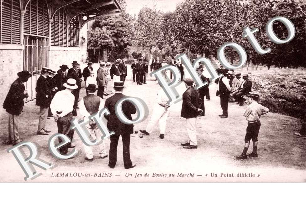 Un jeu de boules au marche