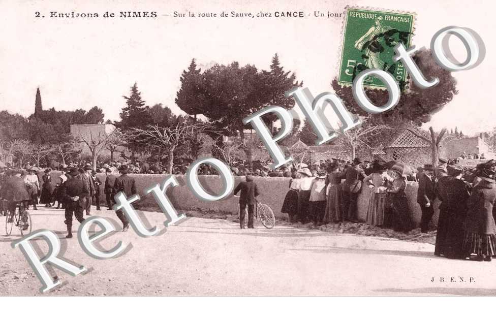 environs de Nimes Sur la route de Sauve, chez CANCE  un jour de fete