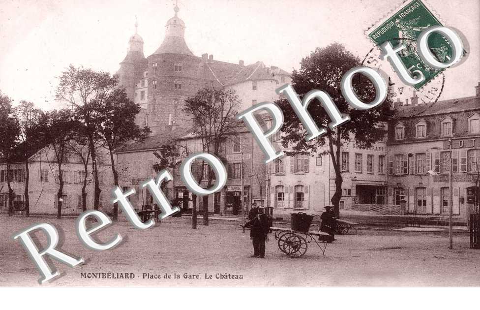 PLACE DE LA GARE - LE CHATEAU