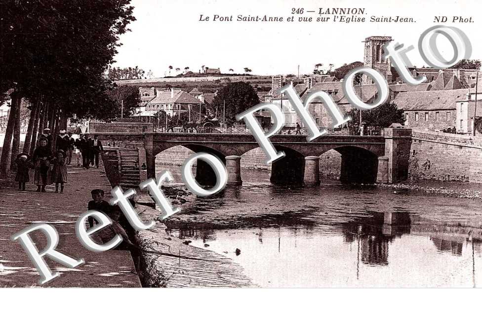 Le Pont Saint Anne et Vue sur l&#039;Eglise Saint Jean