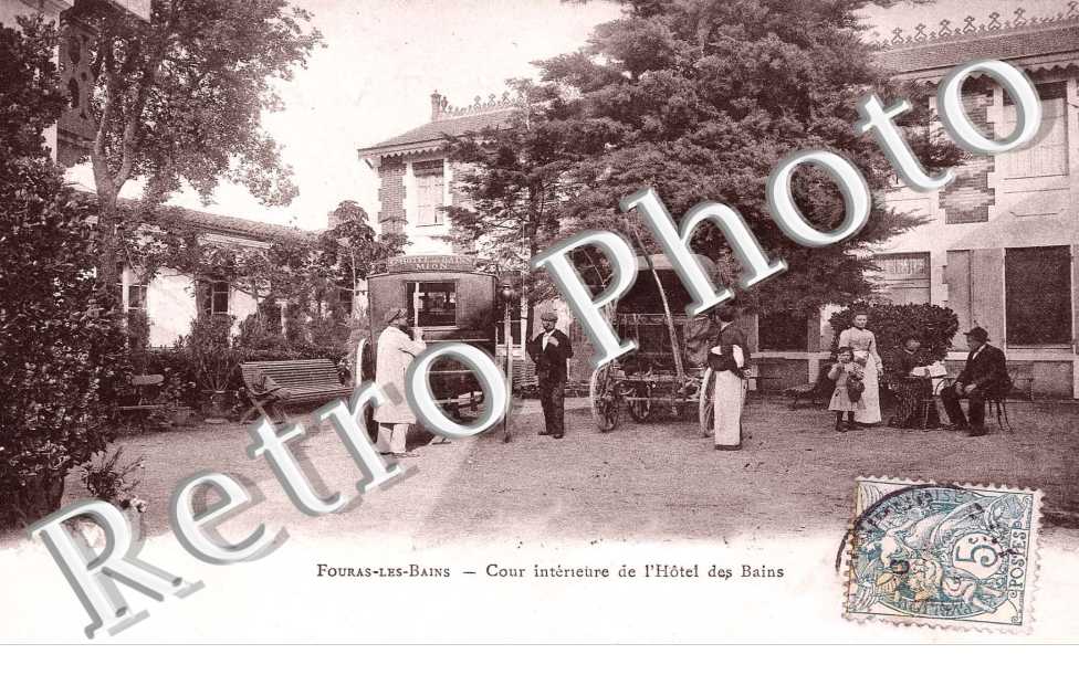 cour interieure de l&#039;hotel des bains