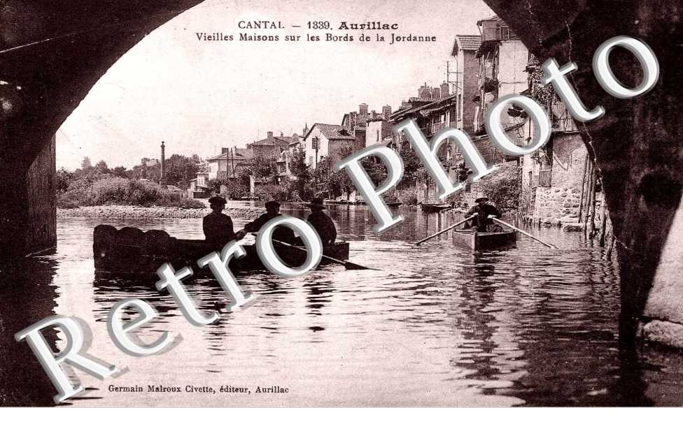 Vieilles maisons sur les bords de la Jordanne