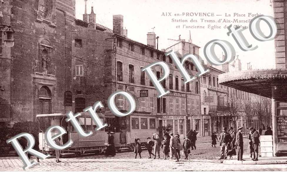 la place forbin - station des trams d'aix marseille et l'ancienne eglise des oblats