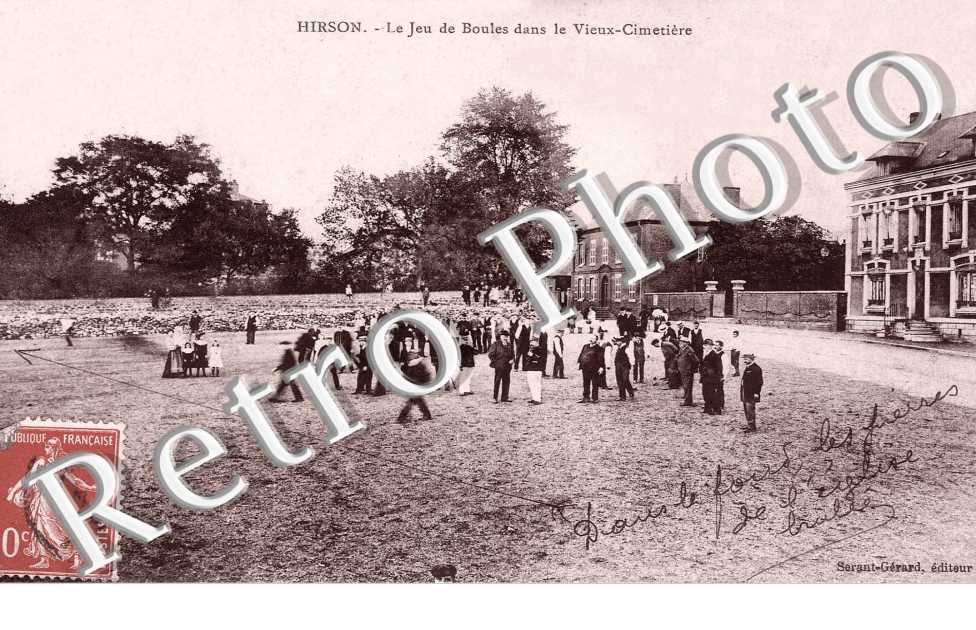 le jeu de boules dans le vieux-cimetiere