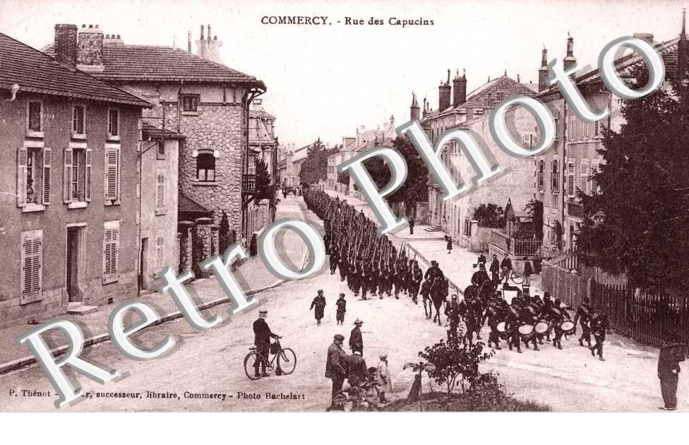 Rue des Capucins - (defile)