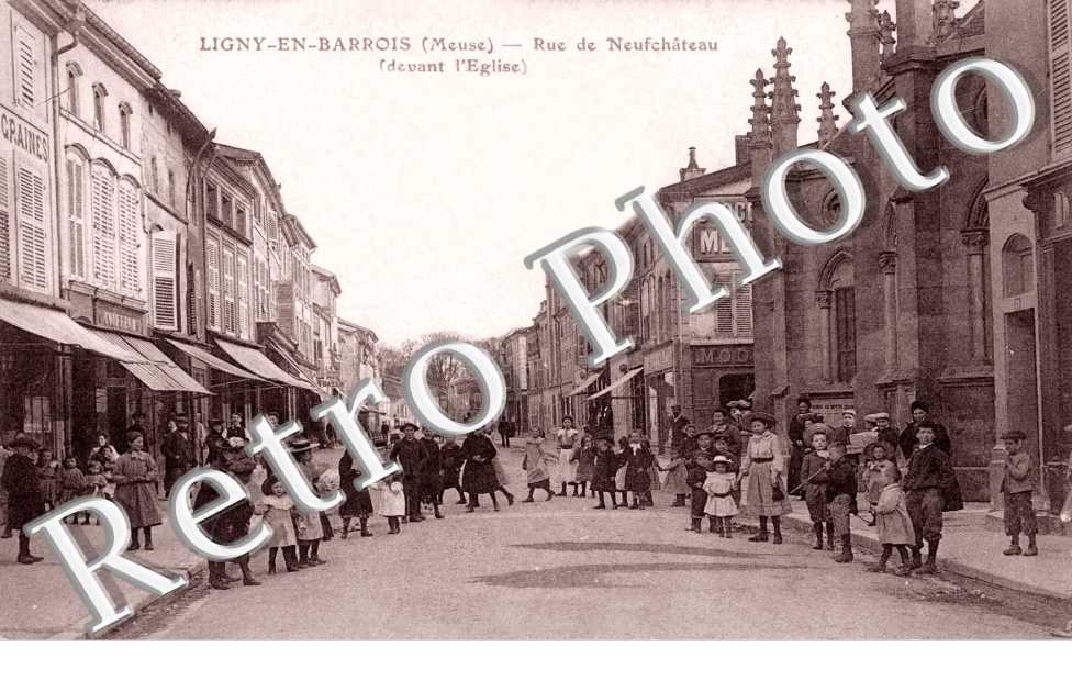 Rue de Neufchateau (devant l'eglise)
