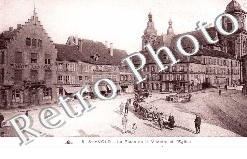 La Place de la Victoire et l'Eglise