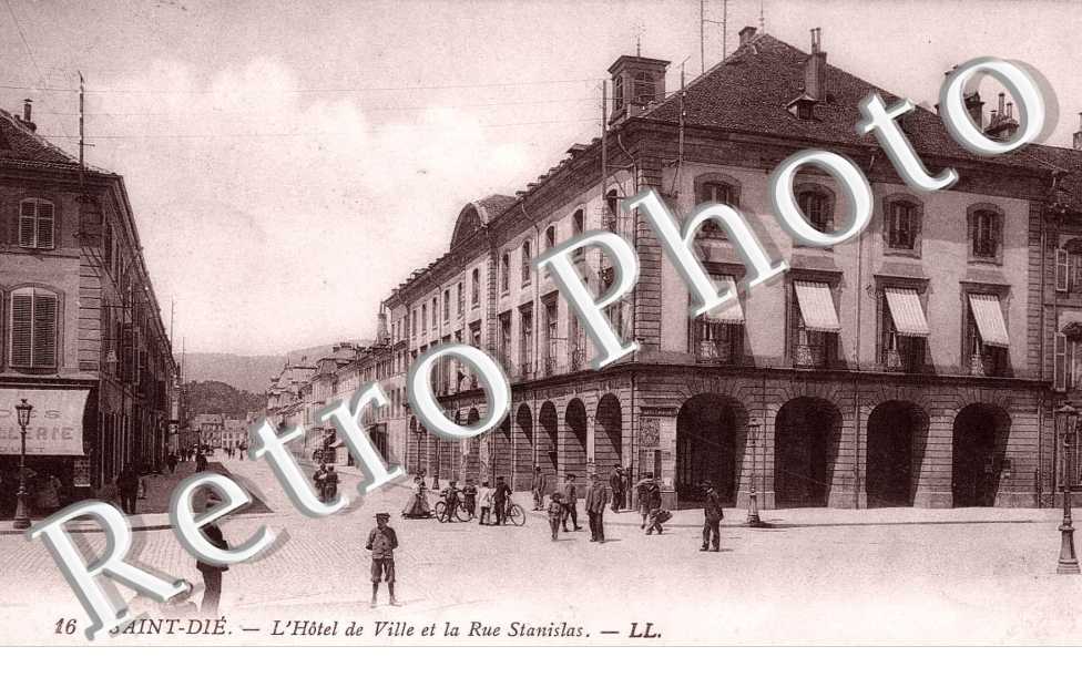 LA RUE STANISLAS L'HOTEL DE VILLE