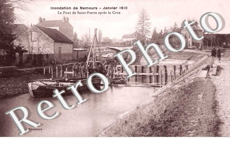 Le pont de Saint Pierre apres la Crue de 1910 (inondation)