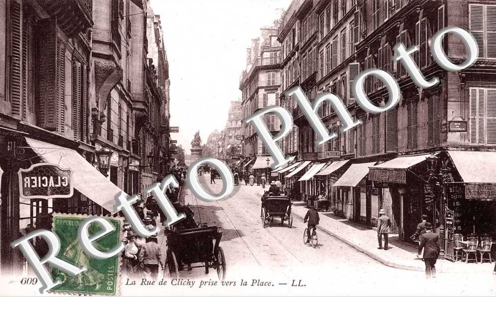 LA RUE DE CLICHY PRISE vers la place