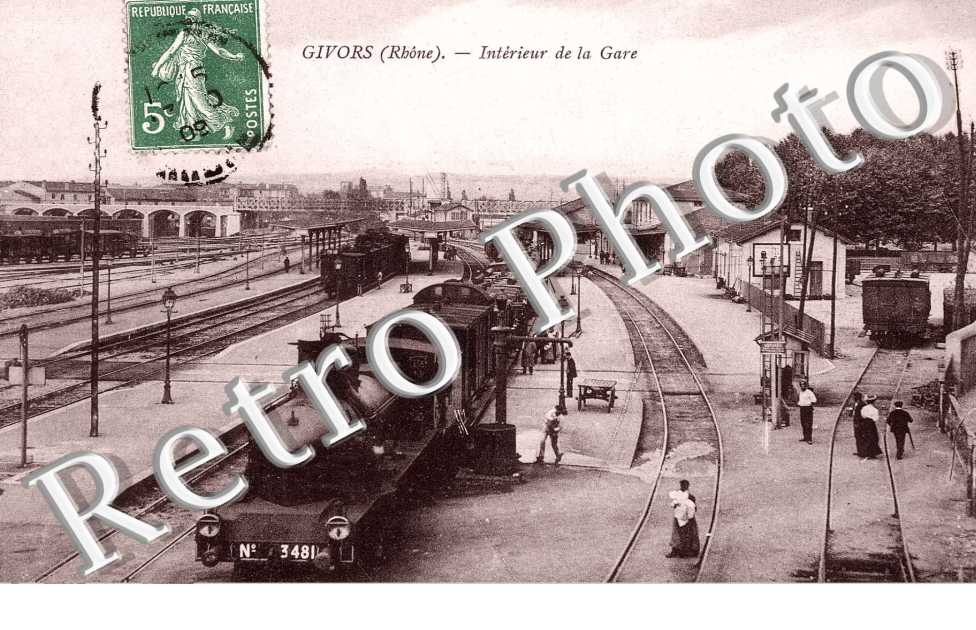 Interieur de la gare - Locomotive