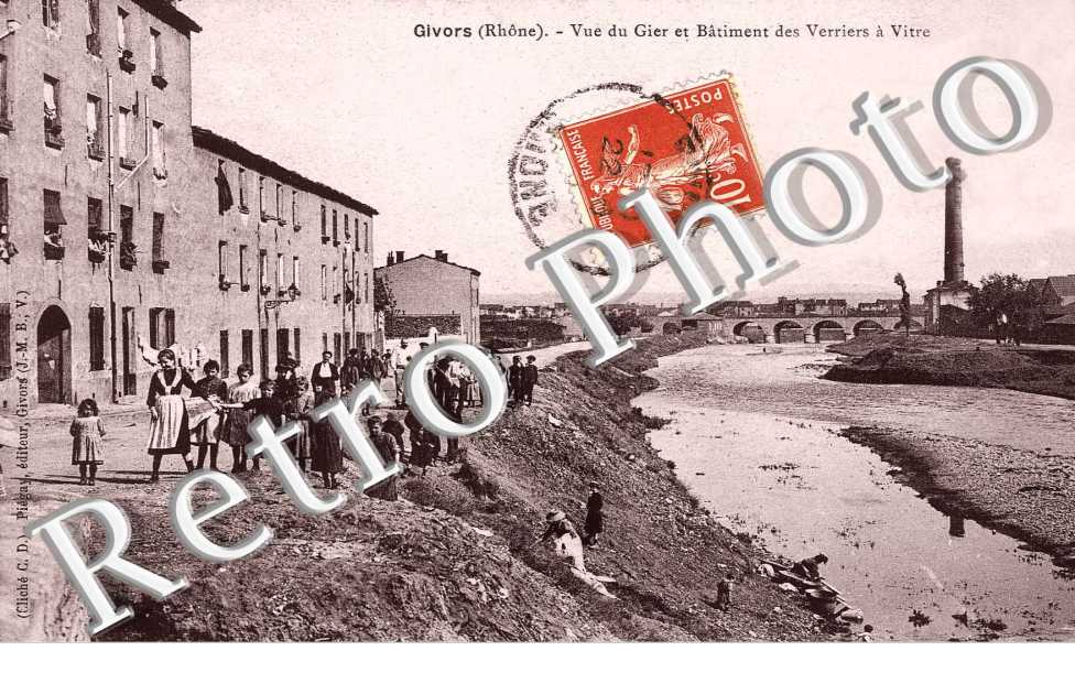 Vue du Gier et batiment des verriers a vitre