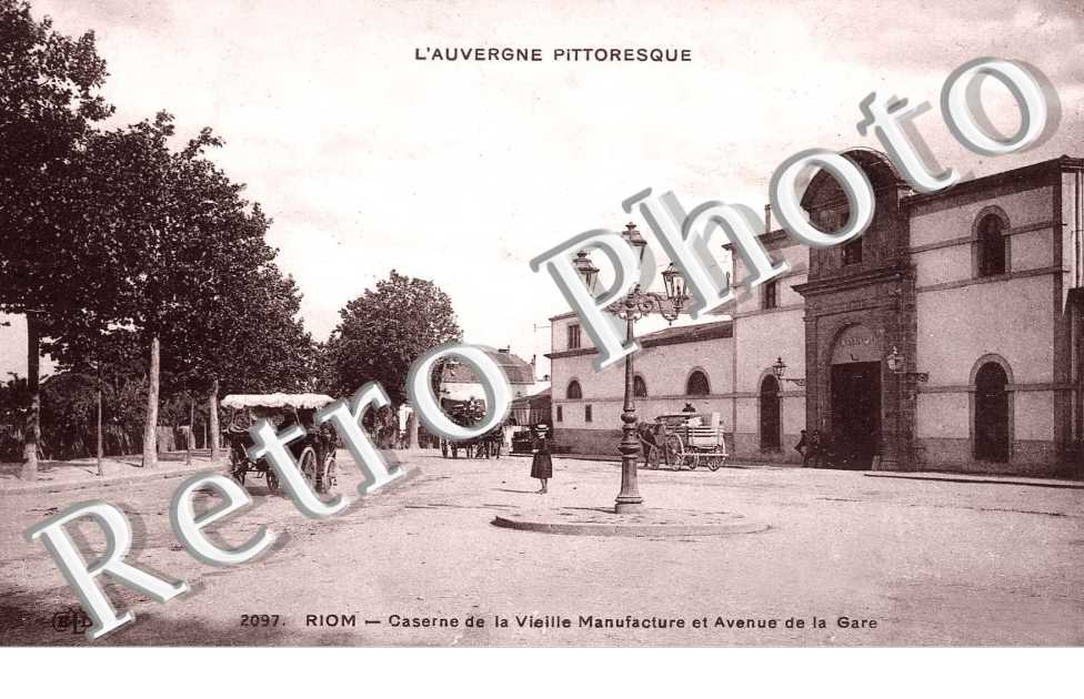 Caserne de la vieille manufacture et avenue de la gare