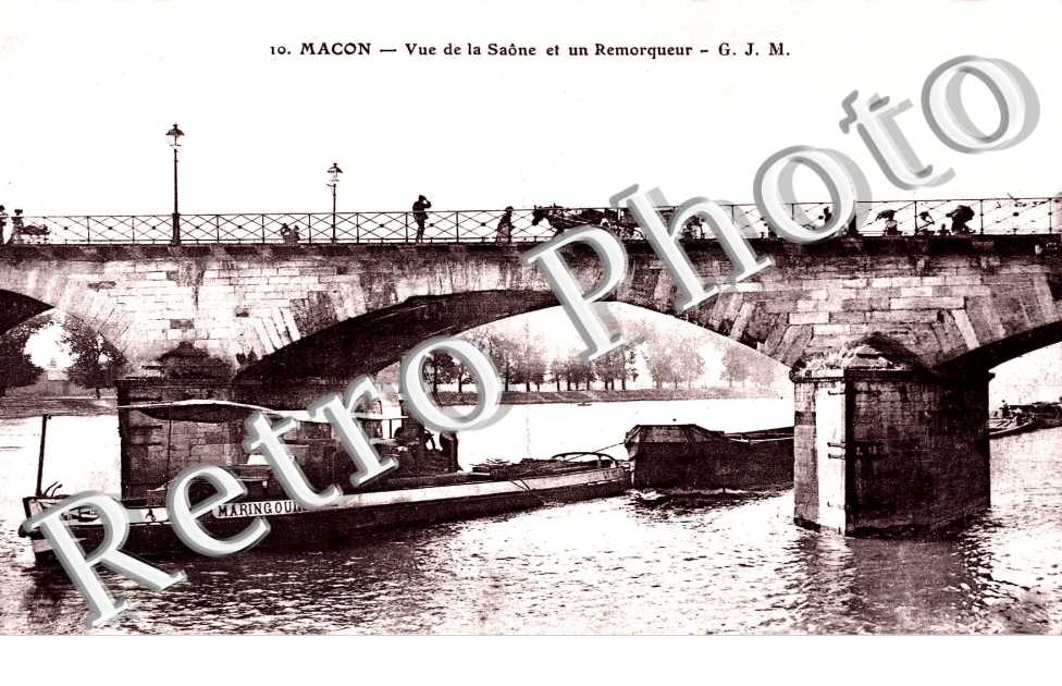 Vue de la Saone et un remorqueur (bateau)