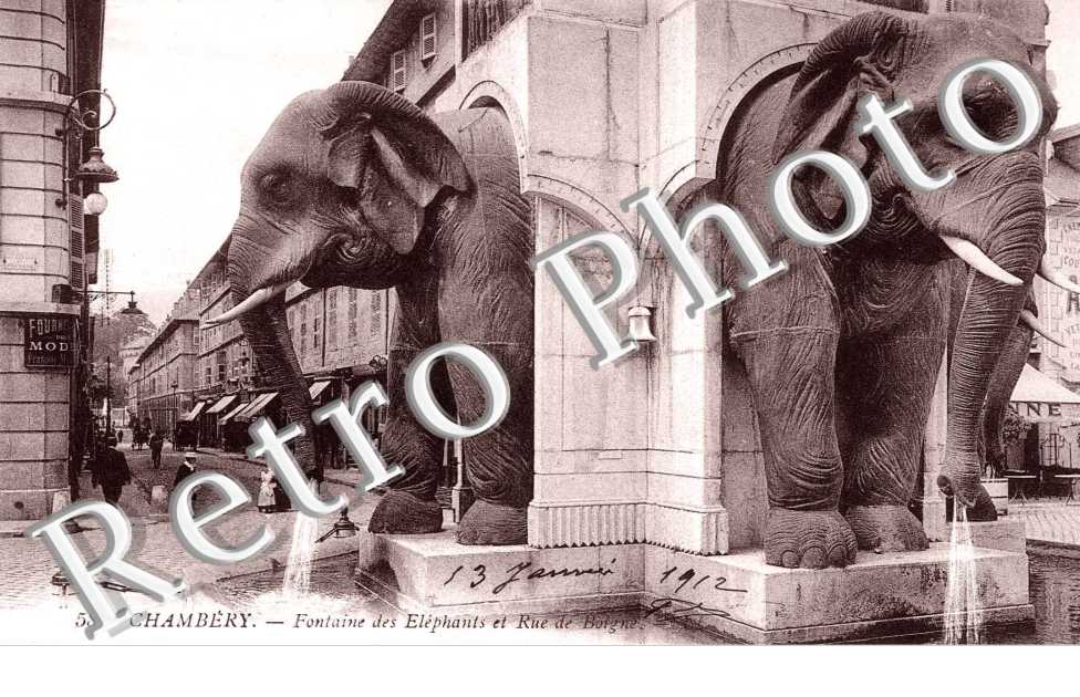 Fontaine des elephants et rue de Boigne
