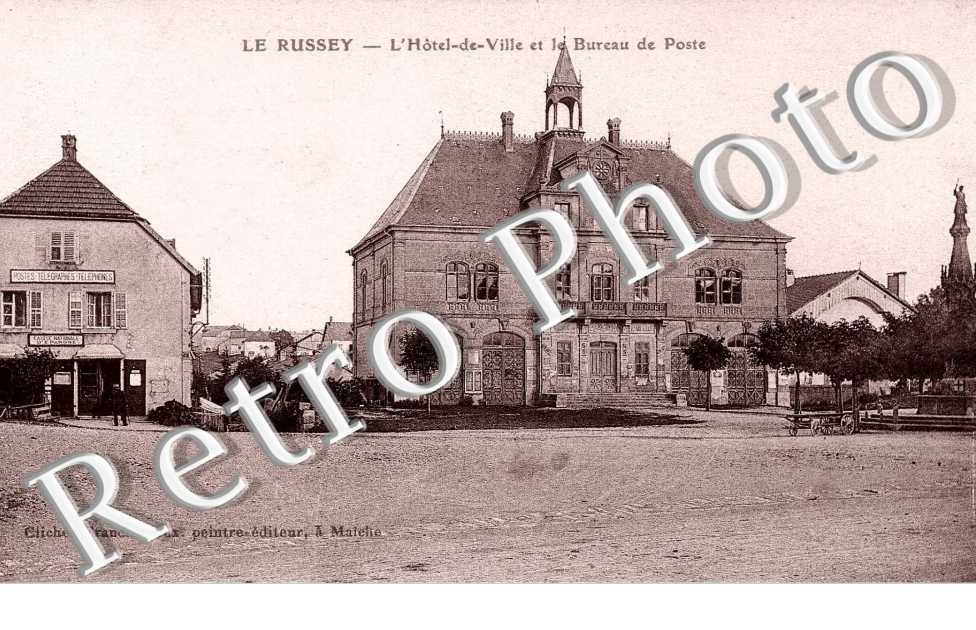 l'Hôtel de Ville et le Bureau de Poste